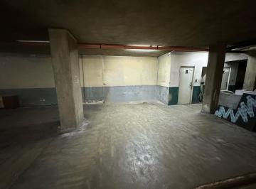 Garage · 1 Cochera · Alquiler o Venta - Pleno Centro - Chacabuco 229