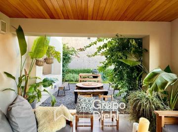 Casa · 1200m² · 10 Ambientes · 2 Cocheras · Exclusiva Casa Familiar en Venta Santina Norte • Macrolote 1.200 m²