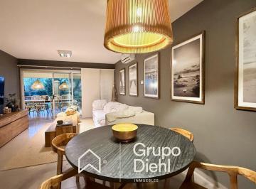 Casa · 1200m² · 10 Ambientes · 2 Cocheras · Exclusiva Casa Familiar en Venta Santina Norte • Macrolote 1.200 m²