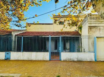 Casa · 190m² · 7 Ambientes · 2 Cocheras · Venta Casa 7 Ambientes Banfield Apta Credito