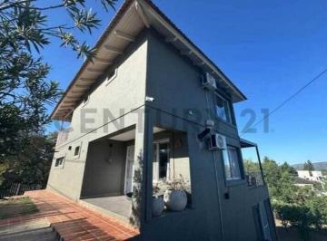 Casa · 207m² · 3 Dormitorios · Venta Casa 3 Dorm Villa del Lago Carlos Paz