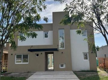 Casa · 172m² · 5 Ambientes · Casa en Venta en San Pablo, Pilar, G. B. a. Zona Norte