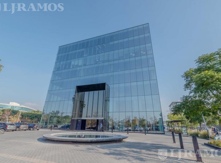 Oficina comercial · 1043m² · 1 Ambiente · 41 Cocheras