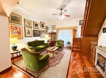 Casa · 220m² · 5 Ambientes · 1 Cochera · Casa 5 Amb con Patio y Terraza - 220 m² - Excelente Estado