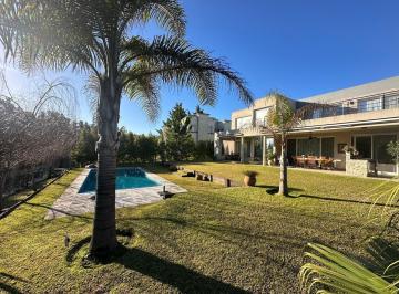 Casa · 380m² · 6 Ambientes · 1 Cochera · Casa en Venta en Cabos del Lago, Nordelta, Tigre