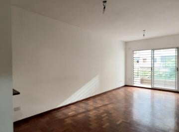 Departamento · 42m² · 2 Ambientes · 1 Cochera · Dos Ambientes con Balcon Doble!