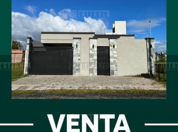 Casa · 120m² · 3 Ambientes · 2 Cocheras · Casa en Venta en Alejandro Petion, Cañuelas, Resto de La Provincia