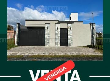 Casa · 120m² · 3 Ambientes · 2 Cocheras · Casa en Venta en Alejandro Petion, Cañuelas, Resto de La Provincia