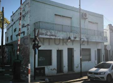 Departamento · 232m² · 9 Ambientes · Oportunidad Para Inversores - Propiedad Multifamiliar Apto Crédito