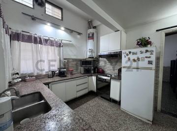 PH · 143m² · 4 Ambientes · PH en Venta Wilde 4 Ambientes Patio Quincho