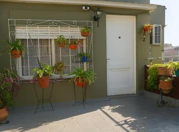 PH · 72m² · 3 Ambientes · PH en Banfield. Excelente Oportunidad!