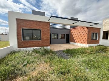 Casa · 75m² · 3 Ambientes · 1 Cochera · Casa - Rincones de Manantiales