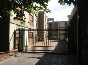 ENTRADA · Departamento 3 Tres Ambientes en Alquiler Adrogue con Lavadero y Cochera