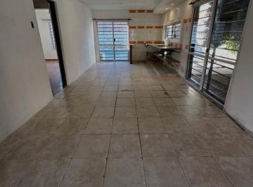 Casa de 3 ambientes, Berazategui · Casa de 3 Ambientes en Barrio Semi Cerrado con Patio, Entrada Para Auto y Amplio Espacio Exterior