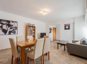 Departamento · 80m² · 4 Ambientes · 1 Cochera · Departamento en Flores