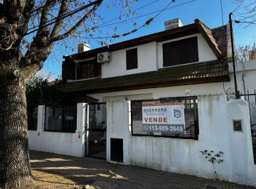Casa · 150m² · 4 Ambientes · Casa en Beccar