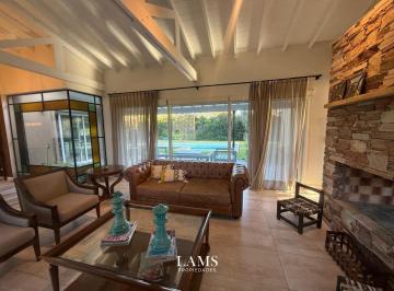 Casa · 250m² · 5 Ambientes · Alquiler de Marzo a Diciembre - Casa en Rumenco