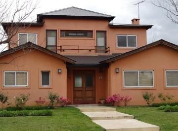 Casa · 200m² · 5 Ambientes · Casa en Venta en San Isidro Labrador, Villanueva, Tigre