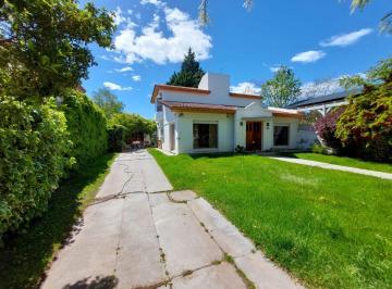 Casa de 9 ambientes, Trelew · Casa Residencial en Venta - Barrio San Benito