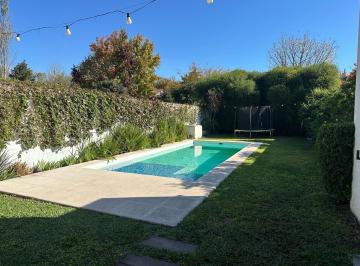 PH · 146m² · 5 Ambientes · 1 Cochera · Casa en Fisherton