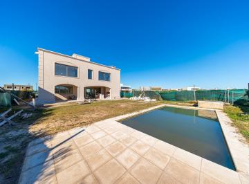 Casa · 274m² · 6 Ambientes · 2 Cocheras · Casa a La Venta en Barrio Cerrado Vida I