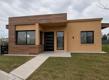 Casa de 6 ambientes Venta $ 235.000 · Dueño Vende Casa Barrio San Felipe, Canning