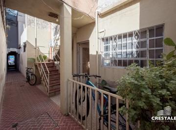 PH · 51m² · 3 Ambientes · Venta / Permuta - Casa de Pasillo 1 Dormitorio con Patio y Terraza con Parrillero - Abasto, Rosario.