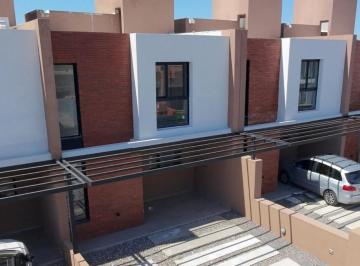 Casa · 180m² · 4 Ambientes · 2 Cocheras · Dúplex - 3 Dorm. - Docta