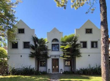 Casa de 7 ambientes, Pilar · Venta Casa Reciclada a Nuevo en Mayling Club de Campo - 4 Dorm. - Hirusta Propiedades