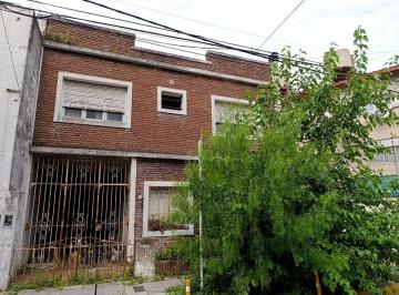 Casa · 115m² · 4 Ambientes · 1 Cochera · Venta Casa 4 Amb a Reciclar en Ramos Mejia