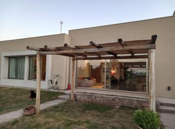 Casa · 122m² · 3 Ambientes · 1 Cochera · Venta Casa Tunuyan - Colonia Las Rosas