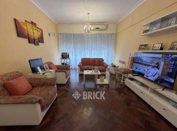 Departamento · 77m² · 3 Ambientes · Maipu y Av Cordoba - Escritorio Frente T/a Nuevo Baulera Todo Sol Apto Prof
