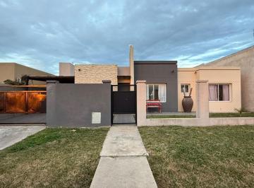 Casa · 110m² · 4 Ambientes · 1 Cochera · Venta - Casa 2 Dorm. - Barrio Don Mateo, Rosario