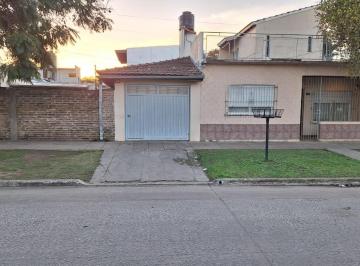 Casa · 140m² · 4 Ambientes · 1 Cochera · Rbs. Hermosa Casa Apta Credito en San Miguel