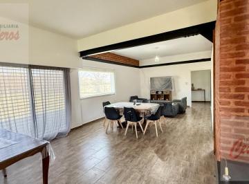 Casa · 138m² · 4 Ambientes · 1 Cochera · En Venta Casa Seminueva de 140 m² Sobre Lote de 823 m² en Barrio La Zulema - Cañuelas