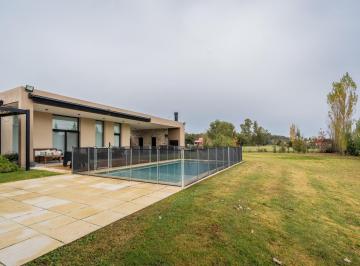 Casa · 170m² · 3 Ambientes · 2 Cocheras · Casa 3 Ambientes + Sum en Venta en Comarcas de Luján