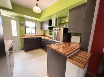 Casa · 125m² · 9 Ambientes · Venta - Casas en Venta, Pb y Pa, Pasillo Unico (No Ph) - Republica de La Sexta, Rosario