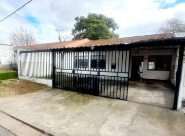 Casa de 4 ambientes, La Plata · Casa en Venta de 3 Dorm. en Calle 82 E/ 12 y 12 Bis de La Plata.