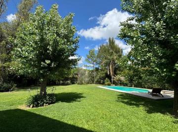 Casa · 1541m² · 7 Ambientes · 2 Cocheras · Casa en Venta Barrio Cerrado Chacra de Alcala