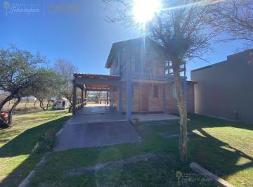Casa · 100m² · 3 Ambientes · 1 Cochera · Casa con Pileta en Venta a m del Lago | Villa Naturaleza | Villa Rumipal