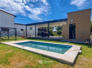 Casa · 518m² · 1 Ambiente · Venta | Permuta - Quincho con Pileta. Calidad Muy Buena - Punta Chacra - Roldán.