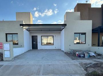 Casa de 4 ambientes, Córdoba · Duplex a Estrenar Frente a La Plaza - 2 Dorm. 2 Baños - Cochera Doble