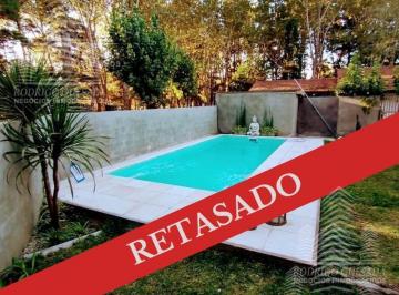 Casa · 350m² · 3 Ambientes · 1 Cochera · Excelente Casa con Pileta Climatizada por Ozonización. Sobre Exuberante Lote Oportunidad Retasada