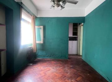Departamento · 33m² · 2 Ambientes · 2 Ambientes en Caballito | Bajas Expensas | a Reciclar | Excelente Ubicacion