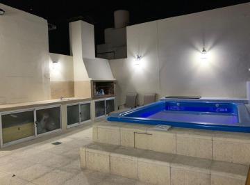 Casa de 6 ambientes, Pompeya · Casa en Venta 5 Ambientes con Cochera y Pileta en Pompeya