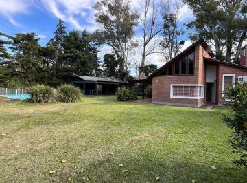 Casa · 80m² · 3 Ambientes · 4 Cocheras · Casa en Profesional Country Club