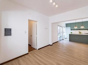 Casa · 70m² · 5 Ambientes · 1 Cochera · Venta - Casa Pasillo - No Ph - 3 Dorm. - Patio - Terraza - Moreno 1900 - Rosario