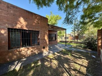 Casa · 94m² · 3 Ambientes · 1 Cochera · Venta Casa 3 Ambs. Cochera. Jardín. Apto Crédito