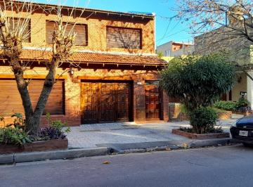 PH · 105m² · 4 Ambientes · PH 4a. 2bños C/patio, Terraza C/parrilla