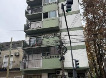 Departamento de 3 ambientes, Vicente López · Florida m Laprida Al 1600 3 Amb con Balcon 1 C/av Maipu Alquiler $1.100.000